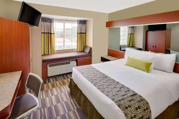 Microtel Inn & Suites by Wyndham Daphne image 23