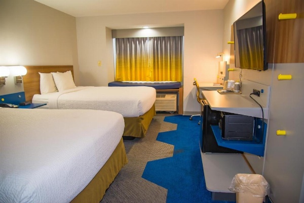 Microtel Inn & Suites by Wyndham Daphne image 38